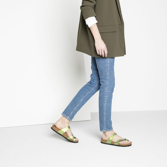 Birkenstock Mayari
Graceful Gemm Gold Sandal NWT - Picture 2 of 12